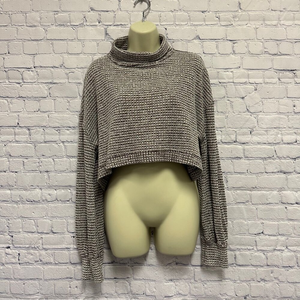 Free People Waffle Knit Mock Neck Long Sleeve Crop With Thumbholes Size Medium - Picture 9 of 9